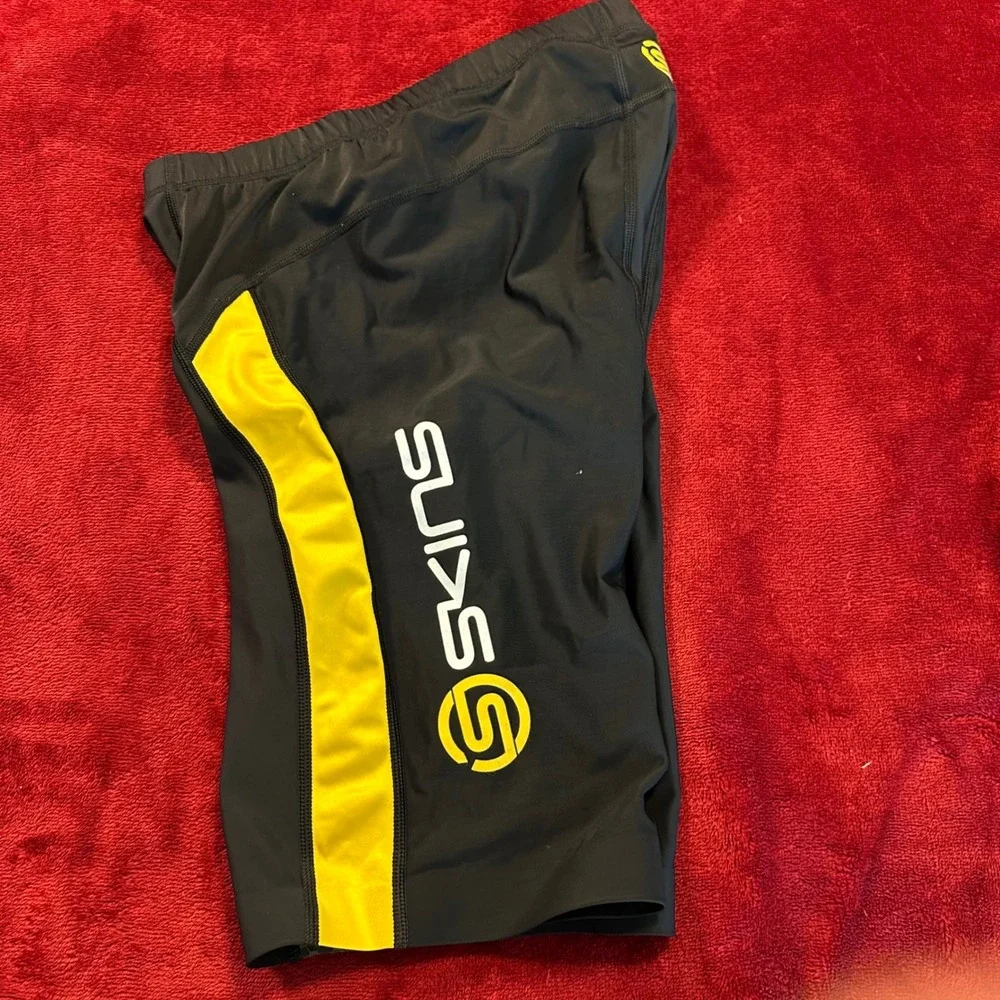 Skins TRI400 Compression Triathlon Shorts Mens Black Yellow Cycling T60062001 - Picture 7 of 10